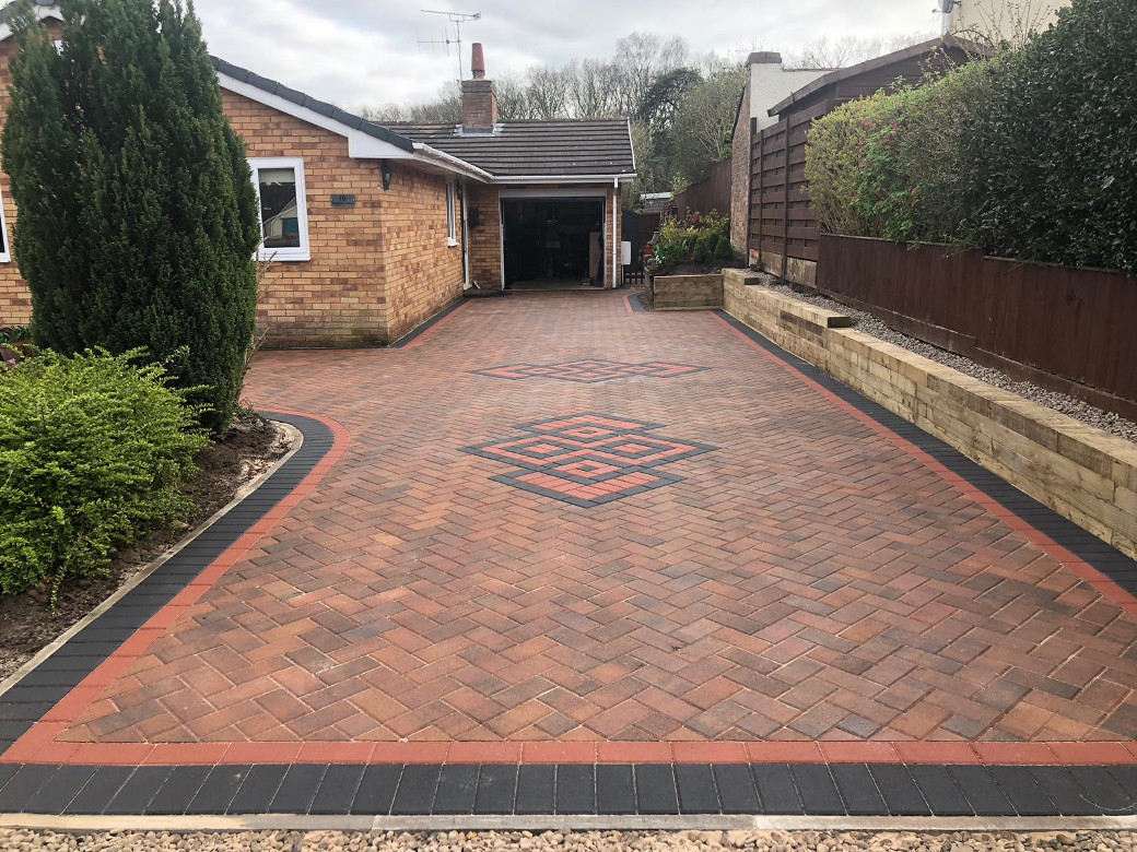 Brindle block paved driveway with brick red border and diamond feature panels, laid by G D and Sons