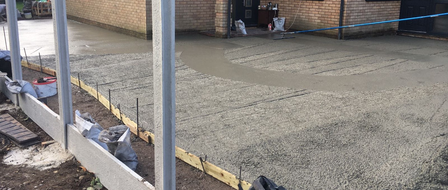 Imprinted concrete driveway at the float stage